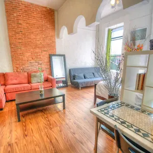 Chelsea Art Hostal